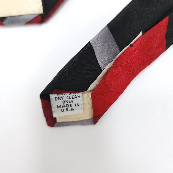 Alexander Lloyd Men's Necktie 100% Silk Multicolor Geometric Design USA 62x4 - Picture 8 of 9